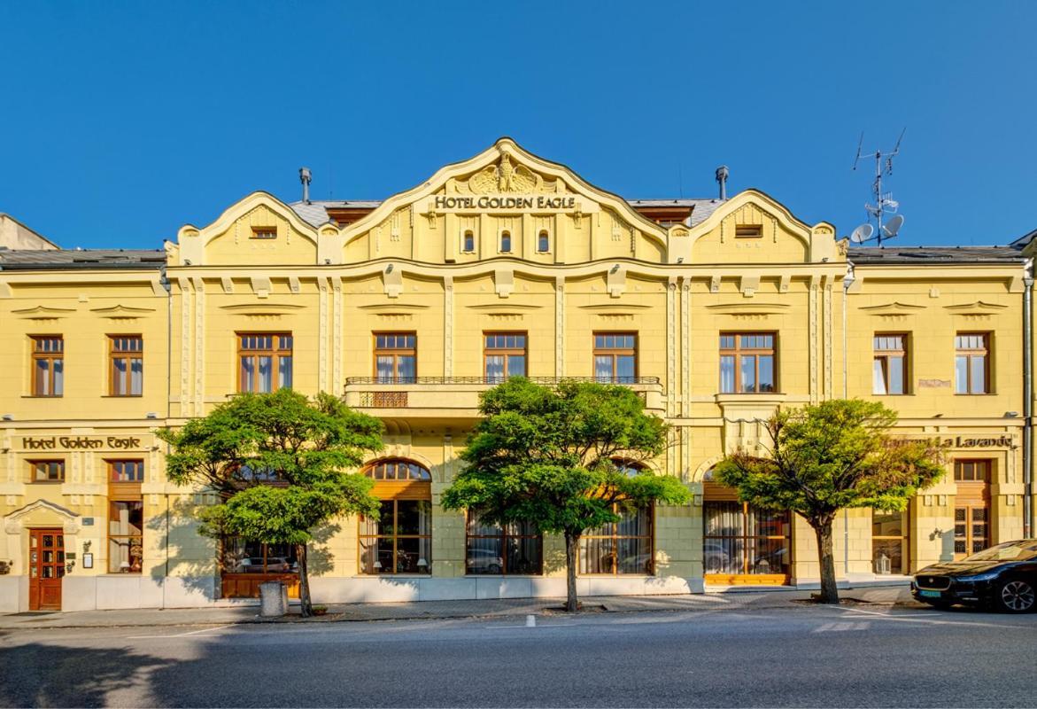 Hotel Golden Eagle Levice Exterior foto